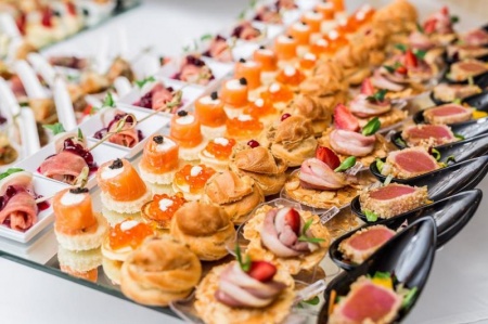 Comment choisir un traiteur pour votre entreprise &agrave; H&eacute;singue ?