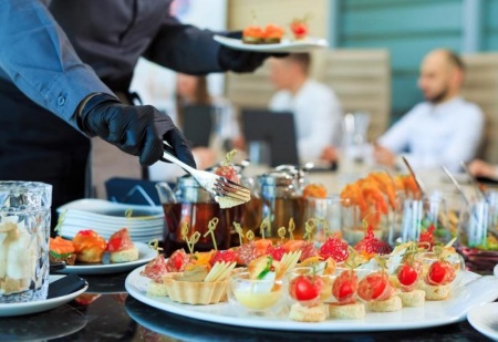 Traiteur d'&eacute;v&eacute;nement &agrave; H&Eacute;SINGUE, comment choisir le meilleur service ?